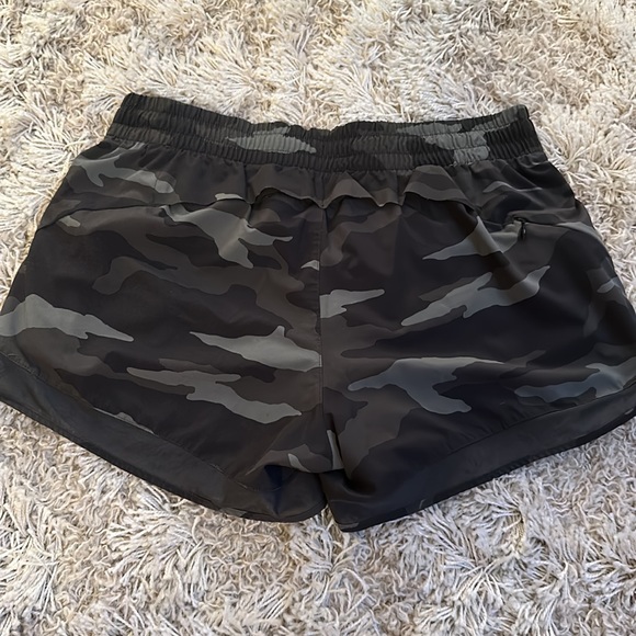 Athleta Printed Mesh Racer Run Short - Picture 2 of 2